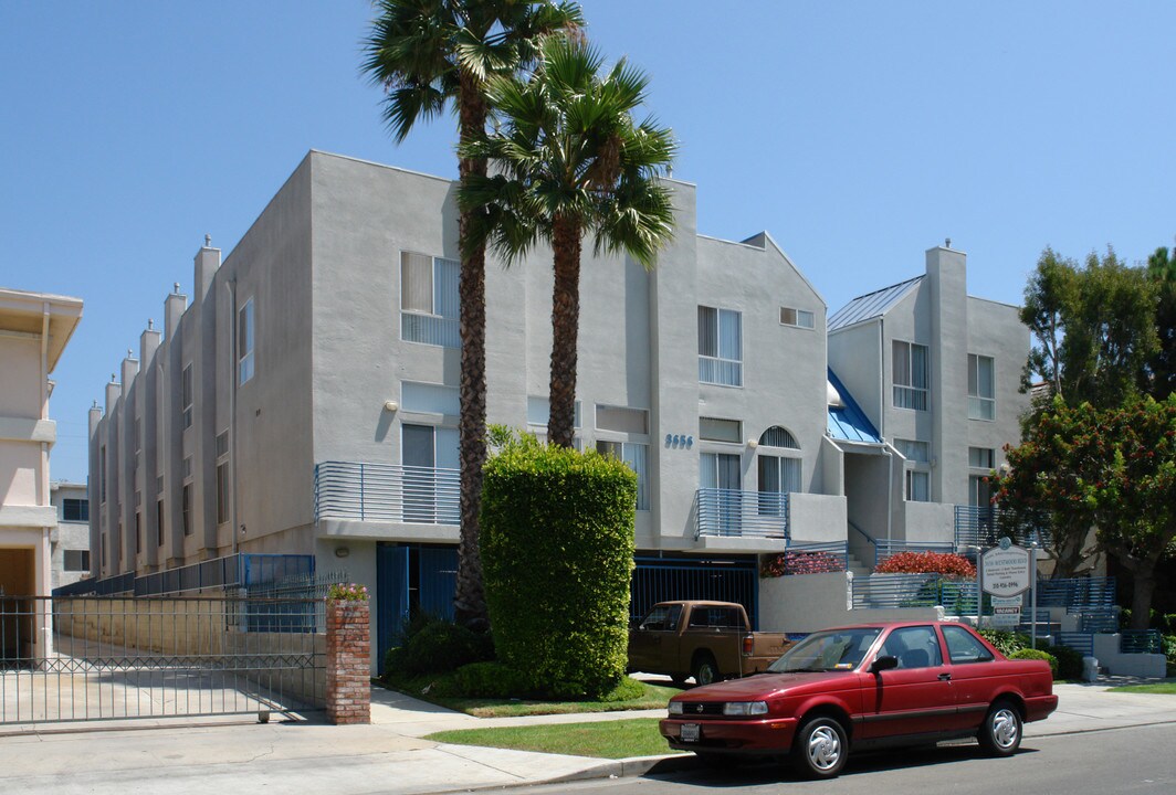 3652 Westwood Blvd in Los Angeles, CA - Building Photo