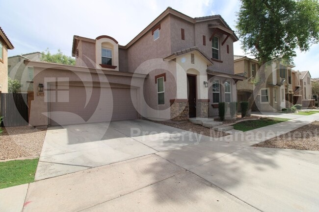 property at 4273 E Oakland St