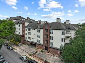 3001 Cedar St in Austin, TX - Building Photo