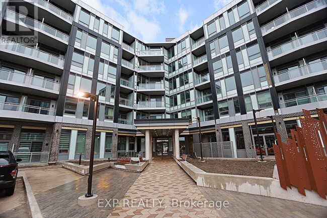 2501-2501 Saw Whet Blvd. in Oakville, ON - Building Photo - Building Photo