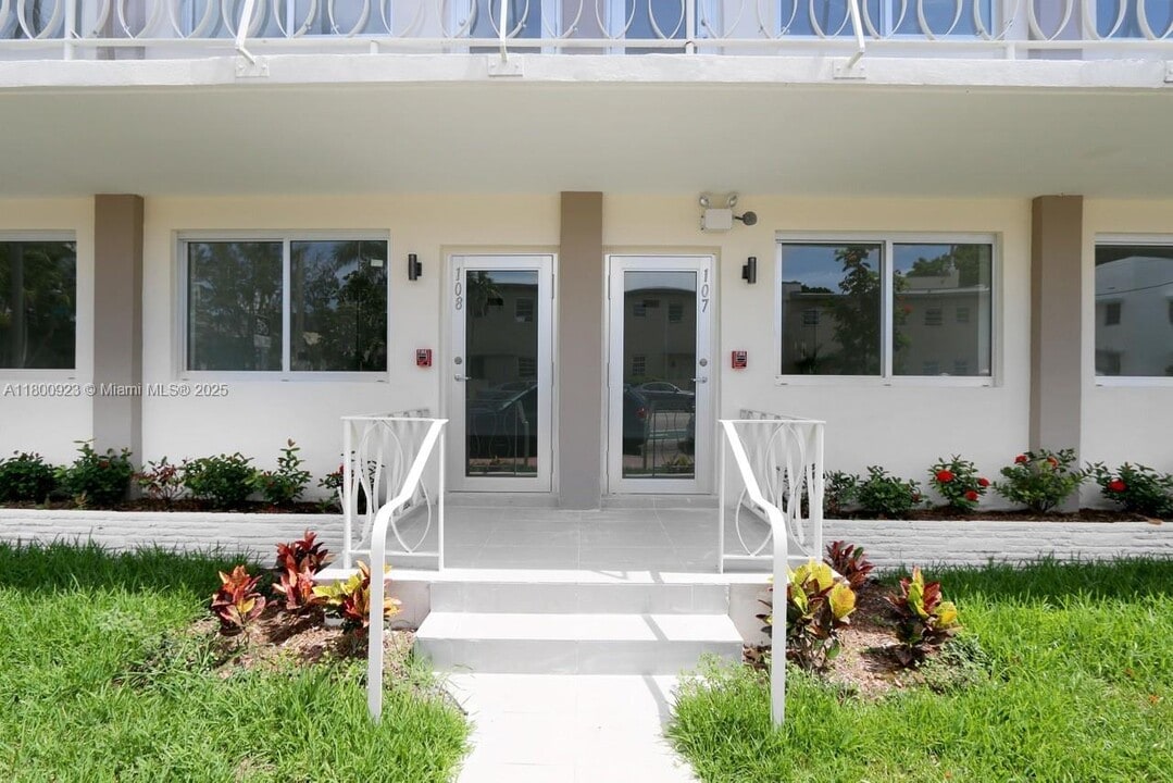 1601 Meridian Ave in Miami Beach, FL - Building Photo
