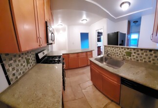 4429 S Centinela Ave, Unit 1/2 in Los Angeles, CA - Foto de edificio - Building Photo