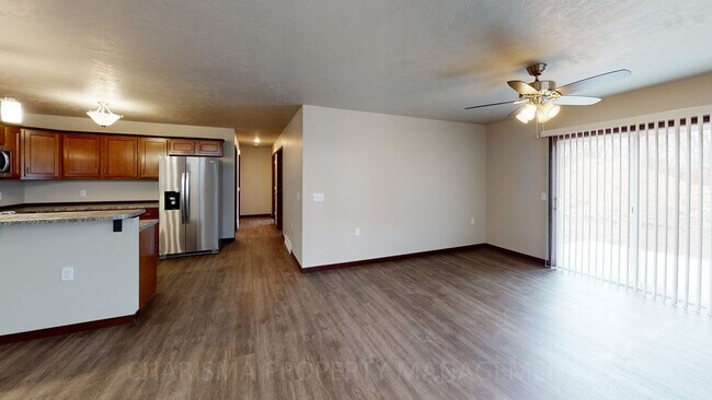 1410 Kayla Pl in Harrisburg, SD - Building Photo - Building Photo