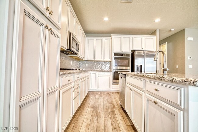 property at 873 Ariel Heights Ave