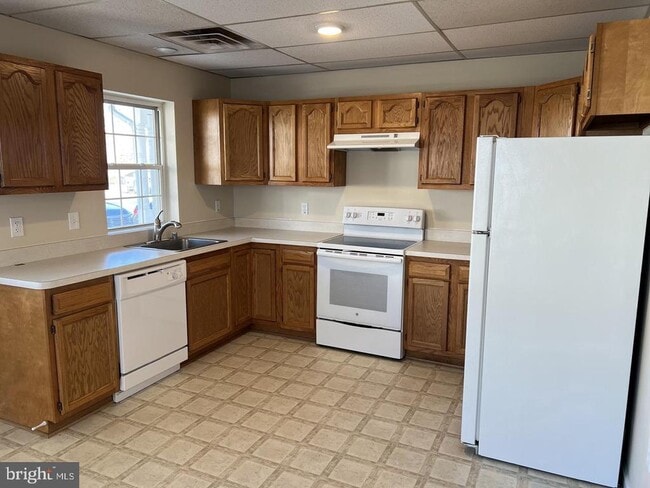 3631 Harbor Rd in Chesapeake Beach, MD - Foto de edificio - Building Photo