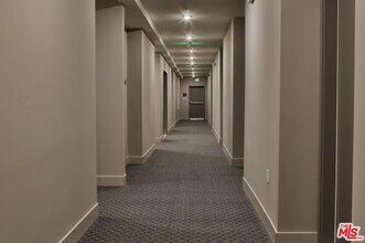 1025 S Berendo St in Los Angeles, CA - Building Photo - Building Photo