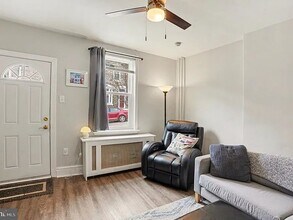 115 Hermit St in Philadelphia, PA - Foto de edificio - Building Photo