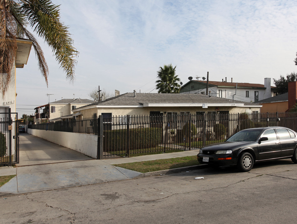 6422 S Victoria Ave in Los Angeles, CA - Building Photo