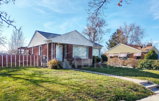 property at 1852 E Hillcrest Ave