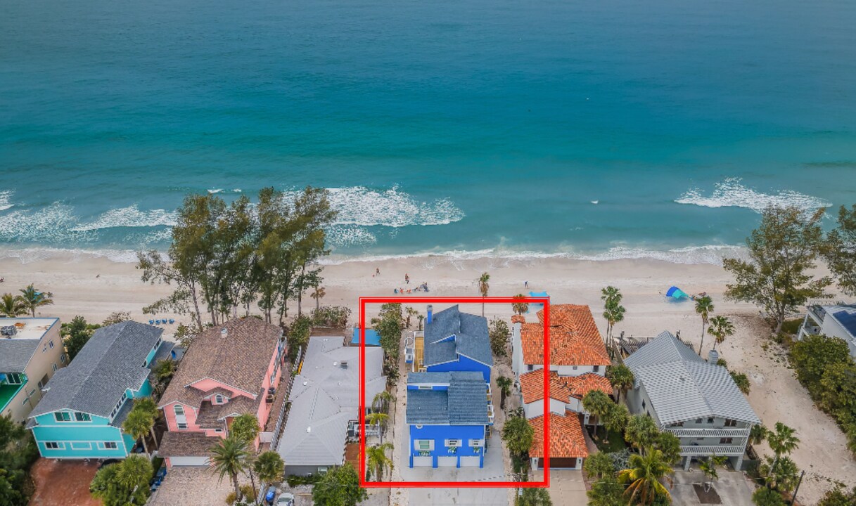 8432 W Gulf Blvd, Unit Sailfish in St. Petersburg, FL - Foto de edificio