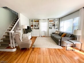 19 Hazlett St in Morristown, NJ - Building Photo - Building Photo