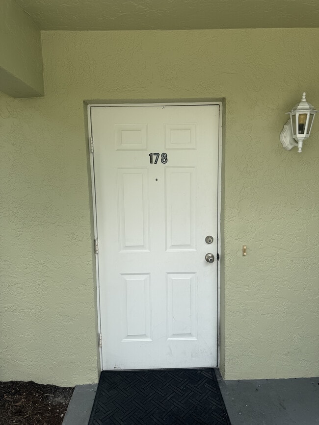28261 Pine Haven Way in Bonita Springs, FL - Building Photo - Building Photo