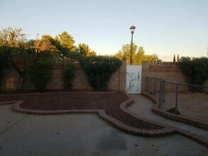 5041 S Greenway Dr in Tucson, AZ - Building Photo - Building Photo
