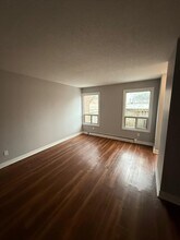 75 Old Chicopee Dr in Kitchener, ON - Building Photo - Building Photo