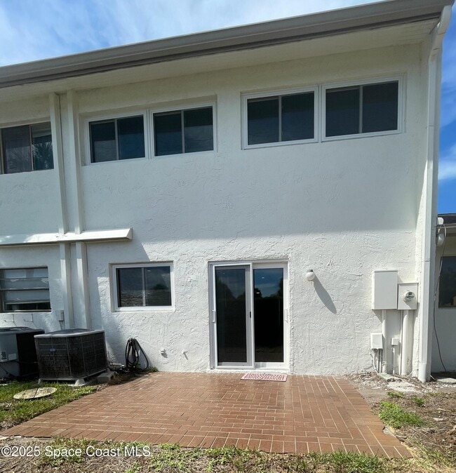 503 Summerset Ct in Satellite Beach, FL - Building Photo - Building Photo