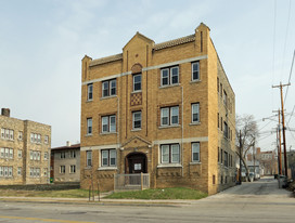 2726 W Clybourn St Apartments