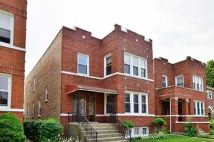 5353 W Newport Ave, Unit 1 in Chicago, IL - Building Photo