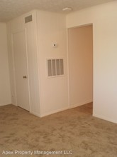 1221 W Parkway Ave in Knoxville, TN - Building Photo - Building Photo