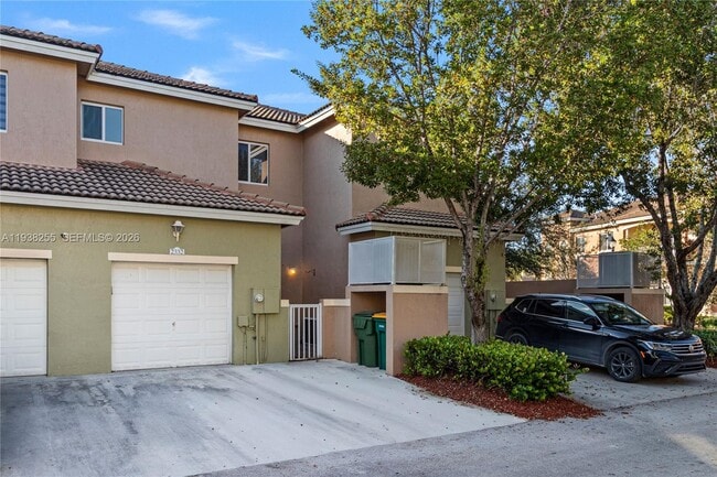 2332 SE 16th Pl in Homestead, FL - Building Photo - Building Photo