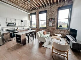 403 W 4th St N in Newton, IA - Building Photo