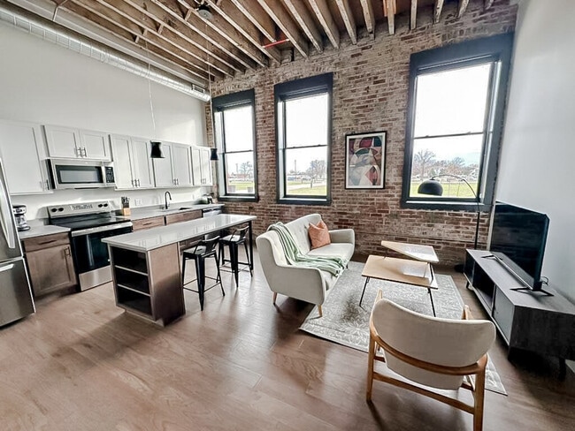 property at 403 W 4th St N