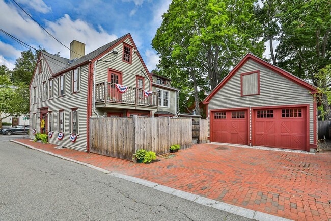 37 Federal St in Newburyport, MA - Foto de edificio - Building Photo