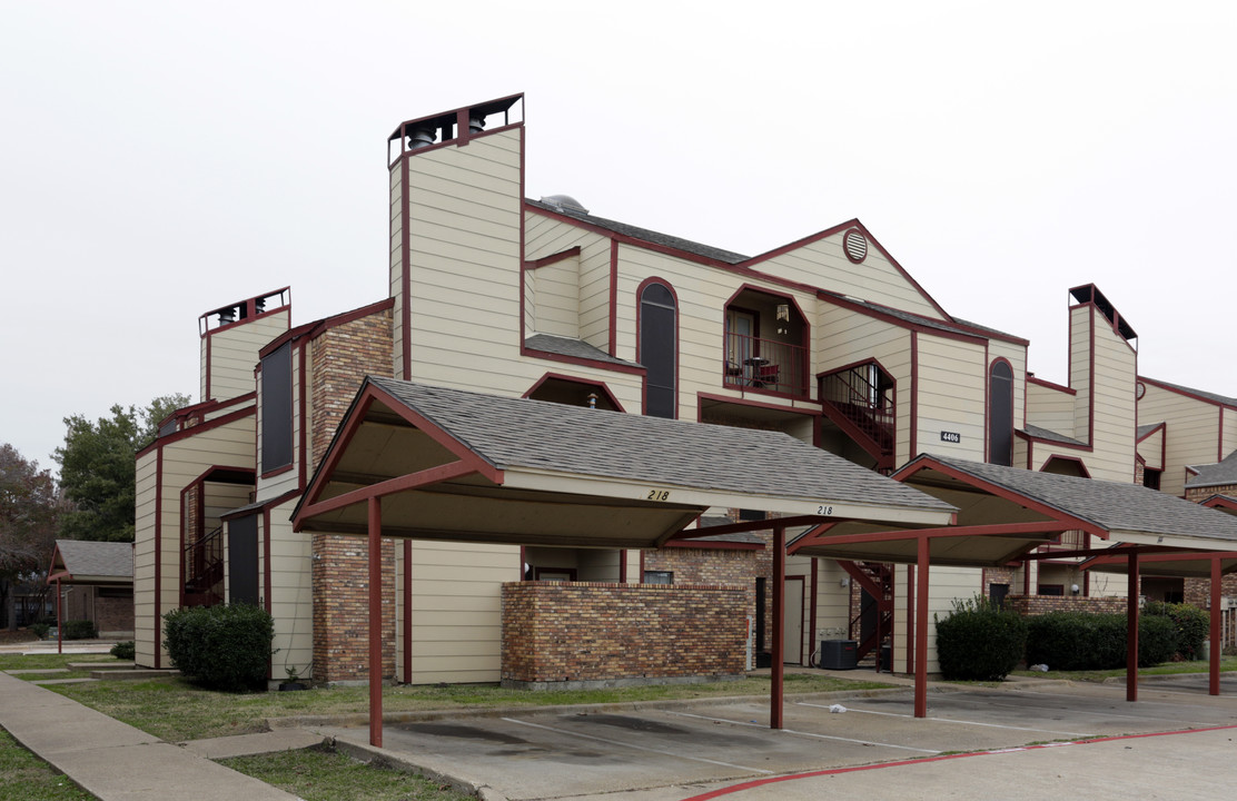 Windjammer Apartments in Garland, TX - Foto de edificio