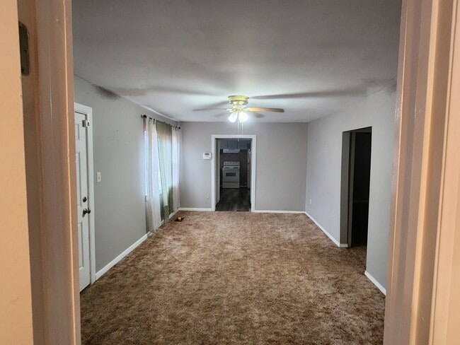 205 Cedar St in Loogootee, IN - Building Photo - Building Photo