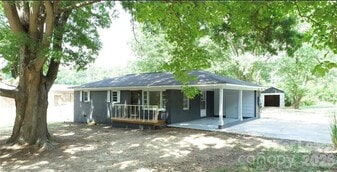 67 Whispering Pnes Rd in Wadesboro, NC - Building Photo