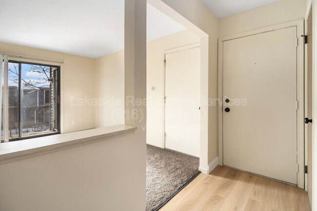 1015 36th St SW in Wyoming, MI - Building Photo - Building Photo