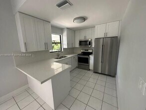 333 Bayview Ave in Key Largo, FL - Building Photo - Building Photo