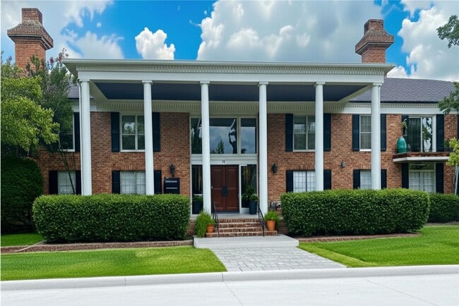 2822 Briarhurst Dr