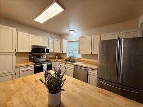 825 SE 8th Ave in Gainesville, FL - Building Photo - Building Photo