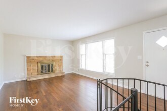 9707 E 79th Terrace in Raytown, MO - Foto de edificio - Building Photo