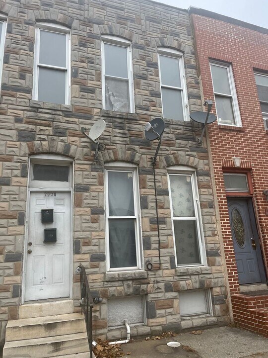 2030 Wilkens Ave in Baltimore, MD - Building Photo