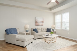 French District Villas in St. Charles, MO - Building Photo - Interior Photo