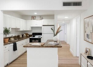 9006 SW 137th St in Miami, FL - Building Photo - Building Photo