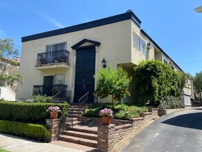 10634 Holman Ave, Unit 3 in Los Angeles, CA - Foto de edificio - Building Photo