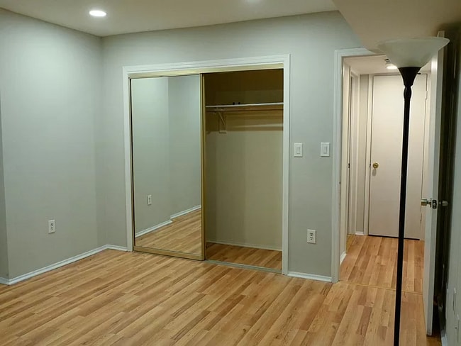1912 Raspberry Ct in Edison, NJ - Building Photo - Building Photo