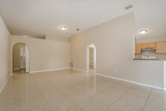 16041 Wilkinson Dr in Clermont, FL - Building Photo - Building Photo