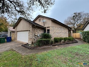 15207 Forest Dew St in San Antonio, TX - Building Photo - Building Photo