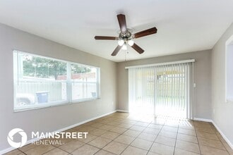 2065 Loma Linda Way N in Clearwater, FL - Building Photo - Building Photo