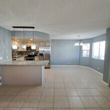 929 Sulphur Springs Ln in Las Vegas, NV - Foto de edificio - Building Photo