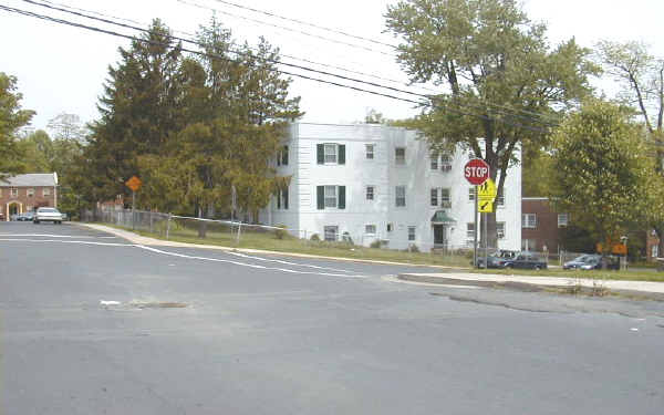 8201-8209 Schrider St in Silver Spring, MD - Foto de edificio - Building Photo