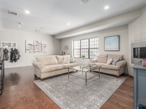 350 W Broadway, Unit 3 in Boston, MA - Building Photo - Building Photo