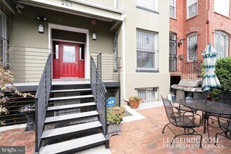 207 R St NW in Washington, DC - Building Photo - Building Photo