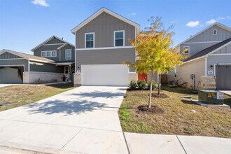 222 Jaycen Ln in New Braunfels, TX - Building Photo - Building Photo