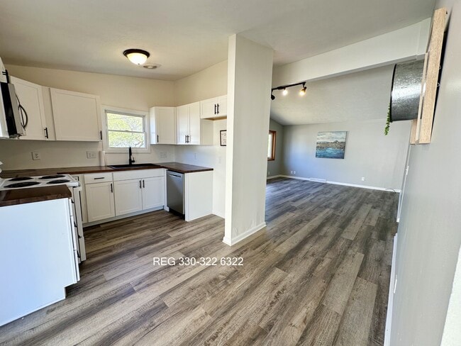 property at 2878 Unclmorse Ave