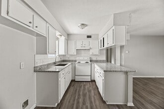 112 Laurie Ln in Willis, TX - Foto de edificio - Building Photo