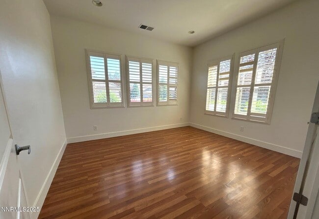 5021 Chevalier Dr in Sparks, NV - Building Photo - Building Photo